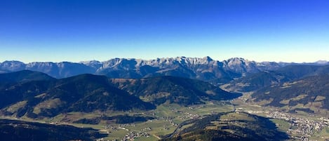 Living Mountain Lodge & Sports