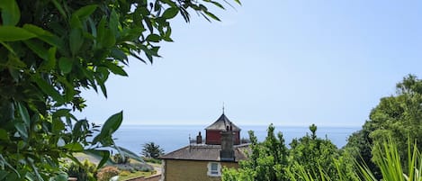 Couples retreat with amazing view of the sea