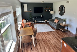 Living room/dining room