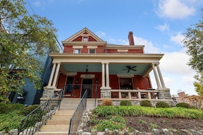 Front Yard - Street View