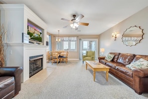 Living Area (2)