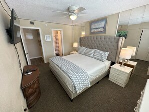 Enjoy the comfy king-size bed in your master bedroom with ensuite.