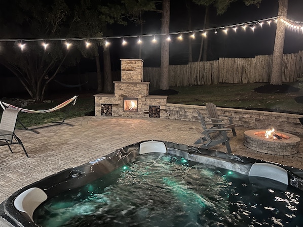 Outdoor patio Oasis with brand new hottub 