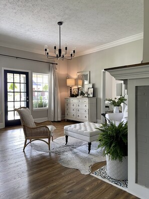 Front door from hallway into the parlor. 