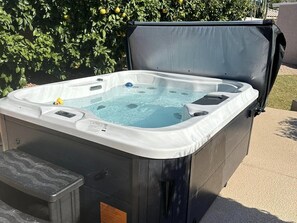 Tub, Hot Tub, Indoors
