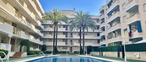 Pool of holiday apartment La Pineda Tarragona