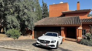Eingang und Garage