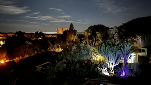Ausblick Balkon bei Nacht