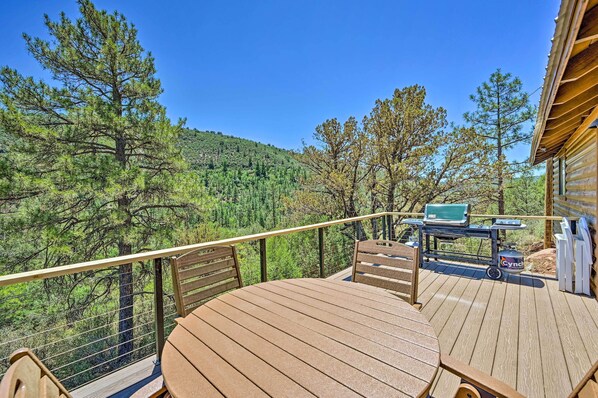 Payson Vacation Rental | 2BR | 1BA | 1/2 Step to Access | 864 Sq Ft