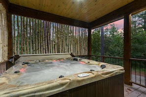 Bain à remous extérieur