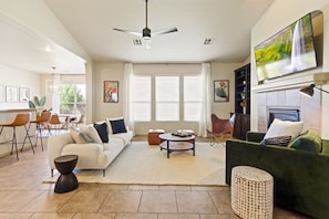 We are proud to present a fantastic 3BR home in the friendly neighborhood of Las Cruces, NM!