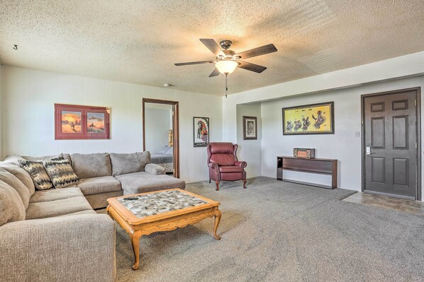 Chadron Vacation Rental | 1BR | 1BA | 800 Sq Ft | 3rd Floor | Step-Free Access