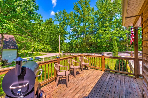 Byrdstown Vacation Rental | 2BR | 2BA | 1,360 Sq Ft | 2 Steps Required
