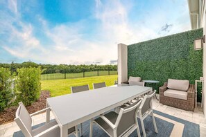 [amenities:patio:3] Patio