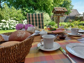 Frühstück auf der Terrasse