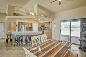 Dining Area | Keyless Entry