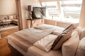 Schlafzimmer mit Doppelbett