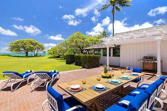 Custom, Renovated Kailua Beach Front w/pool - Best Location on the Bay!