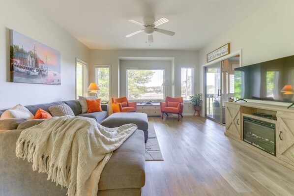 North Myrtle Beach Vacation Rental | 3BR | 3BA | 1,600 Sq Ft | Step-Free Access