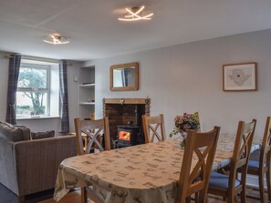 Living room/dining room | Llwyn Yr Arth, Rhosgoch