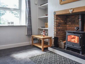 Living room/dining room | Llwyn Yr Arth, Rhosgoch