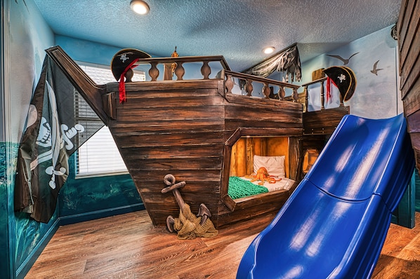 Fun for every kid - our Dualling Ship bedroom - 4 bunk beds