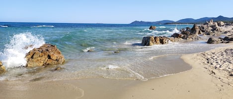 Spiaggia a un minuto dalla casa