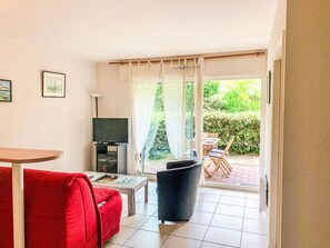 Meubles, Sol, Design Intérieur, Sol, Chaise, Salon, Canapé, Table Cuisine Et Salle A Manger, Confort