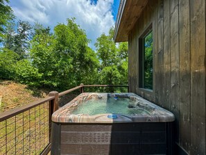 Bañera de hidromasaje al aire libre