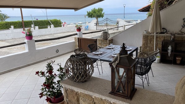 Outdoor dining