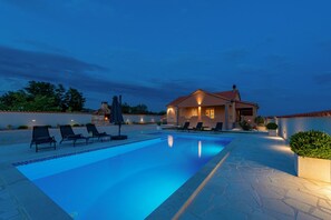 Swimming pool