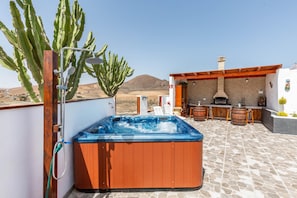 Bain à remous extérieur
