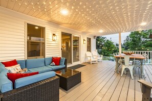 Large main porch with dining