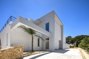 Carvoeiro Rentals Villa Maritima