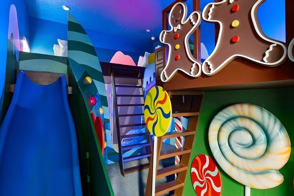 Candy Fantasy *Theme Room 1* on First Floor