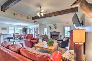 Living Room | Open Floor Plan | Flat-Screen TV