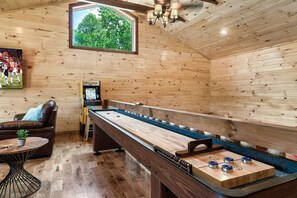 Shuffleboard & Classic Arcade