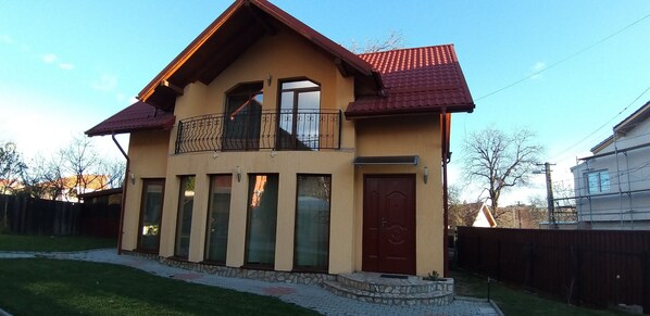 Esterni