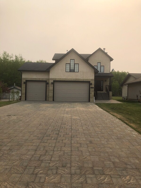 Room for 4 vehicles on driveway
