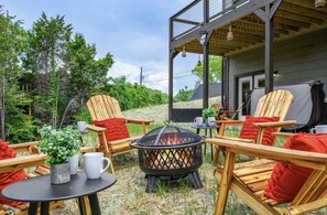 Fire pit in backyard to make the perfect s'mores.