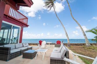 Punaluu Paradise Beach House "real ocean front"