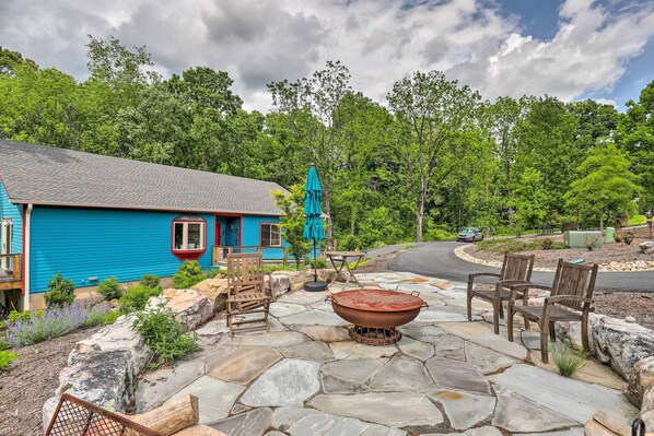 Asheville Vacation Rental | 1BR | 1BA | 750 Sq Ft | Step-Free Access