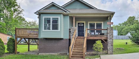 Asheville Vacation Rental | 2BR | 2BA | Stairs Required | 1,100 Sq Ft