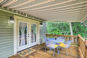 Deck | Retractable Awning