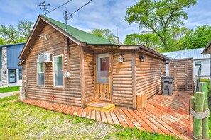Historic Cabin | Single-Story Home | Steps to Lake & Attractions