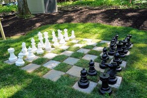 Giant Chess