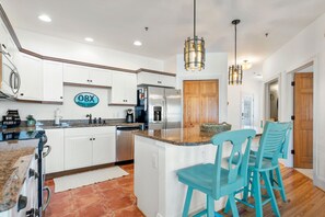 VP201: Captain Stew's | Kitchen
