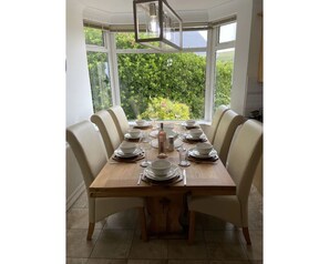 Dining / Restaurant