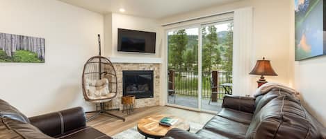 202 Clearwater Lofts - a SkyRun Keystone Property - Living Room