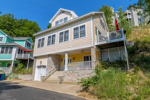 Welcome to Sunshine Inn